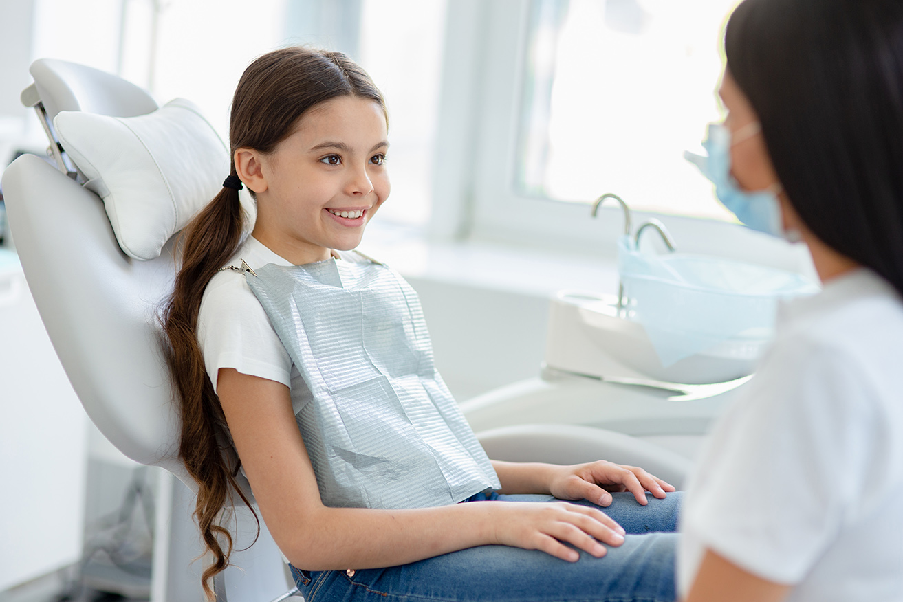 young child smiling during dentist appointment in cincinnati ohio